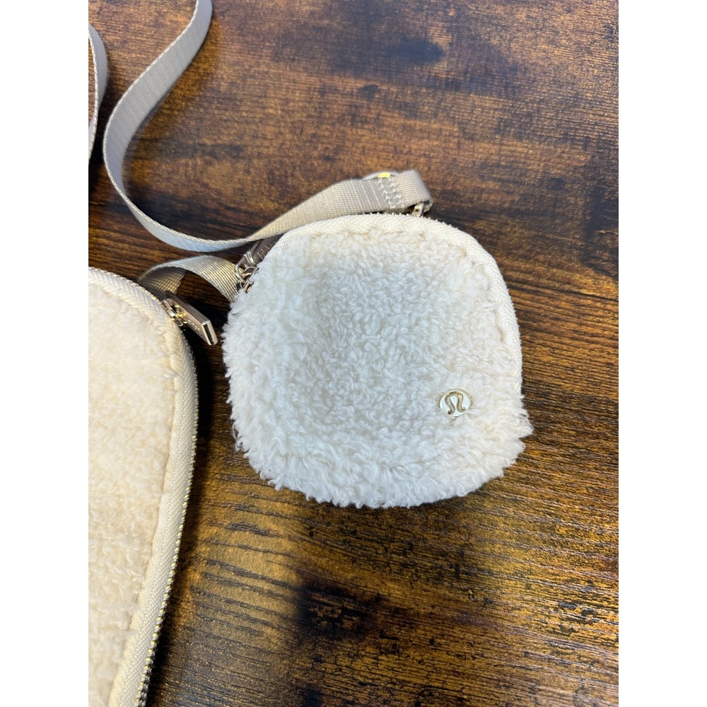 Lululemon Modular Phone Crossbody Bag Fleece Sherpa W/ Attached Coin Purse White - Picture 10 of 12